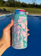 Load image into Gallery viewer, The Skinny Can Cooler [Blue Floral]